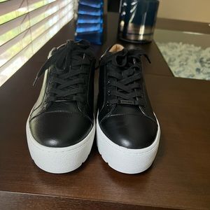 Black sneakers J slide